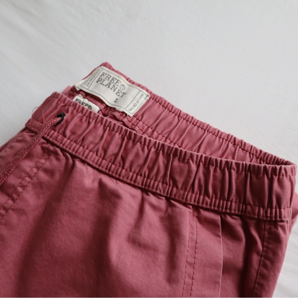FREE PLANET PANTS - Picture 2 of 8